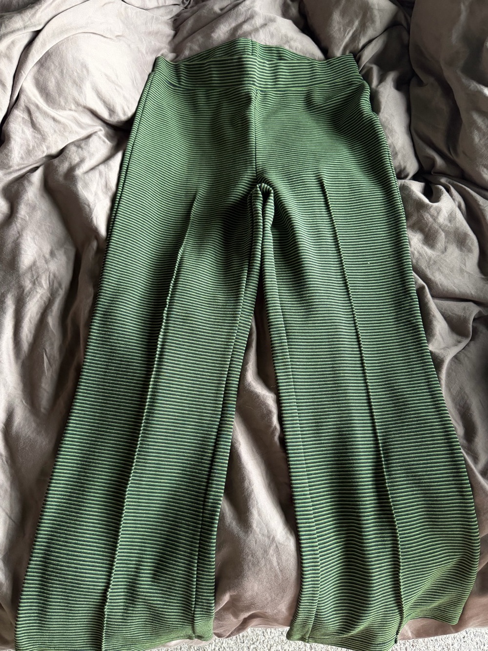 DONNI. *NWOT* THE RIB KICK-FLARE PANTS